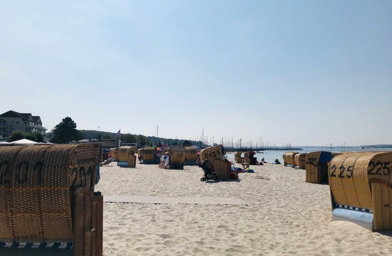 Apartamento Liegeplatz Twee Laboe Exterior foto
